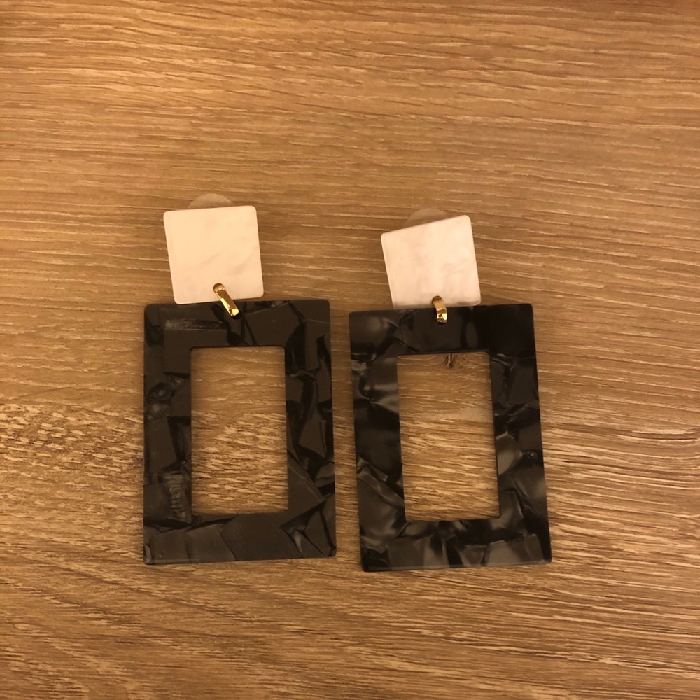 Black & white Earrings